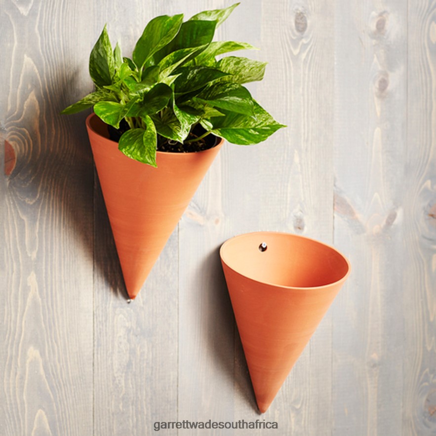 Garden Garrett Wade Cone-Shaped Terracotta Wall Pot LP88ZX170 - Garrett Wade Knives