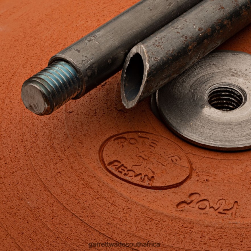 Garden Garrett Wade Terracotta Birdbath On Metal Pole LP88ZX184 - Garrett Wade Garden Tools