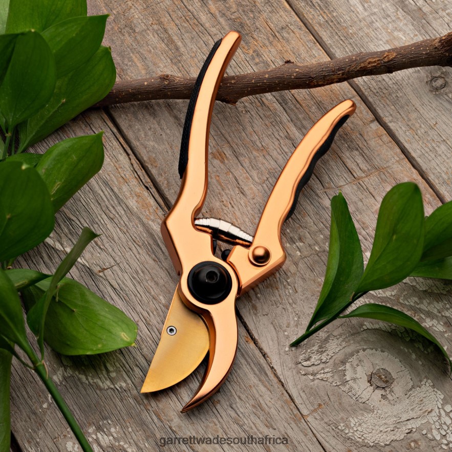 Garden Garrett Wade Ultra-Sharp Rose Gold Pruner with Grip LP88ZX65 - Garrett Wade Knives