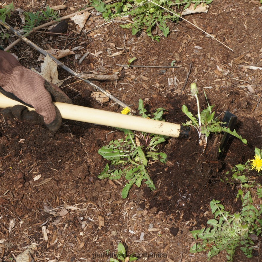 Garden Garrett Wade Japanese Made Triangular Hoe LP88ZX107 - Garrett Wade Knives