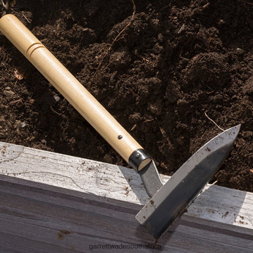 Garden Garrett Wade Japanese Made Triangular Hoe LP88ZX107 - Garrett Wade Knives