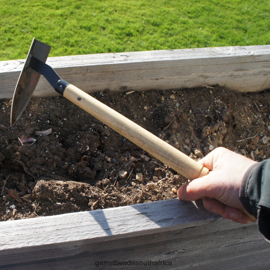 Garden Garrett Wade Japanese Made Triangular Hoe LP88ZX107 - Garrett Wade Knives