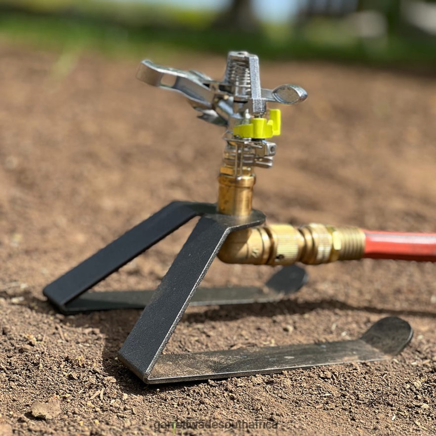 Garden Garrett Wade Italian-Made Wide-Area Sprinkler with Metal Sled LP88ZX227 - Garrett Wade Knives