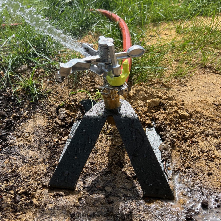 Garden Garrett Wade Italian-Made Wide-Area Sprinkler with Metal Sled LP88ZX227 - Garrett Wade Knives