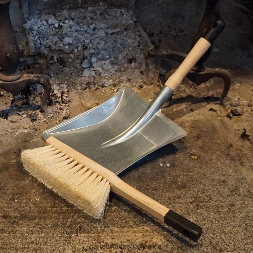 Workshop Garrett Wade Fireplace Ash Scoop with Hand Broom LP88ZX503 - Garrett Wade Knives