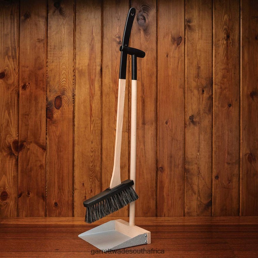 Workshop Garrett Wade Stand-Up Dustpan and Broom LP88ZX496 - Garrett Wade Garden Tools